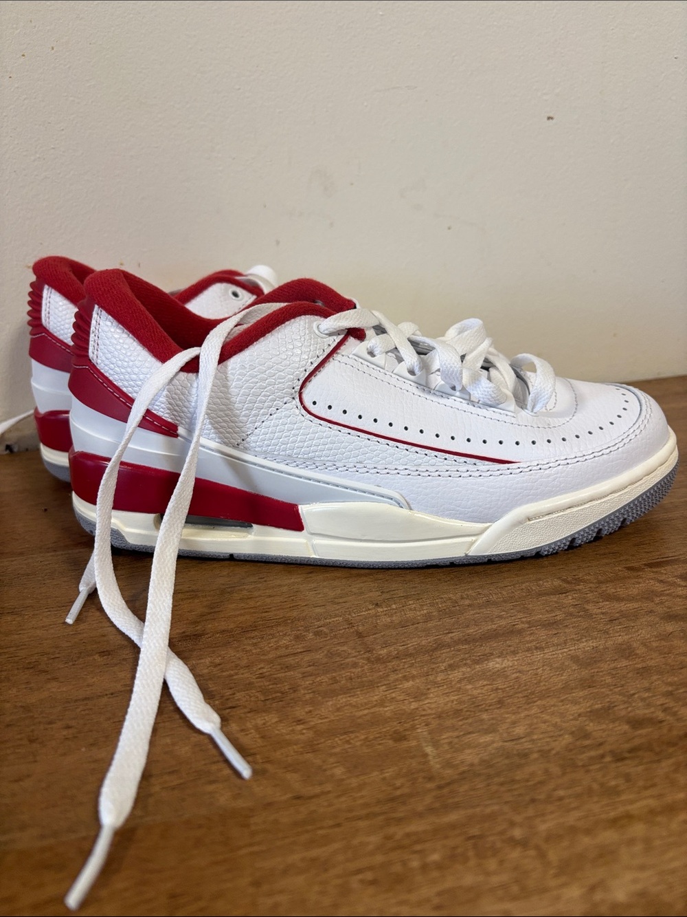 Nike Air Jordan 2/3 White Varsity  Red Sneakers. size 6 New